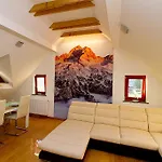 Bohinjskih 7 *