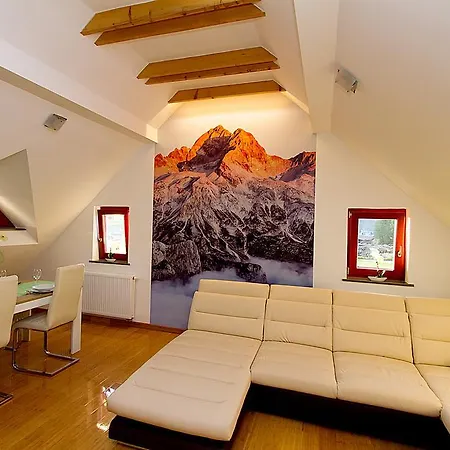 Bohinjskih 7 *